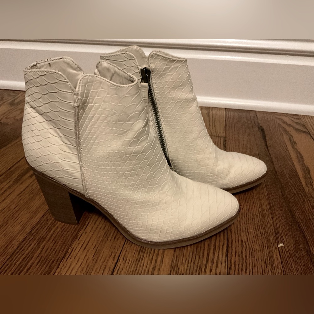 MIA Python Women’s Zipper Bootie